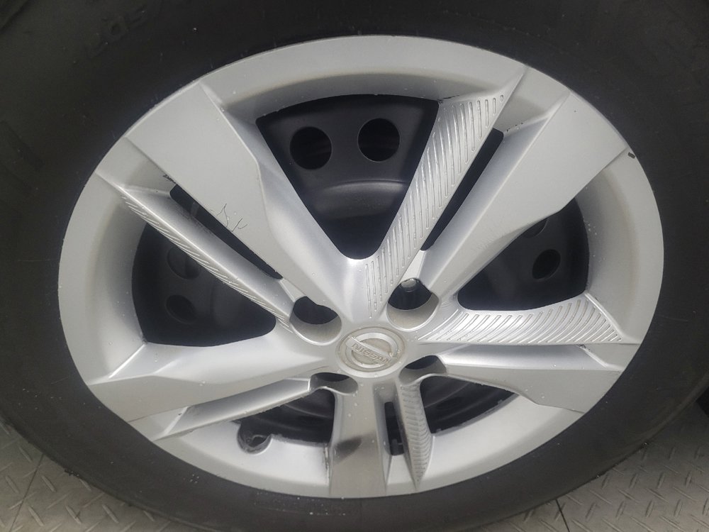 Used 2021 Nissan Kicks S FWD image 31
