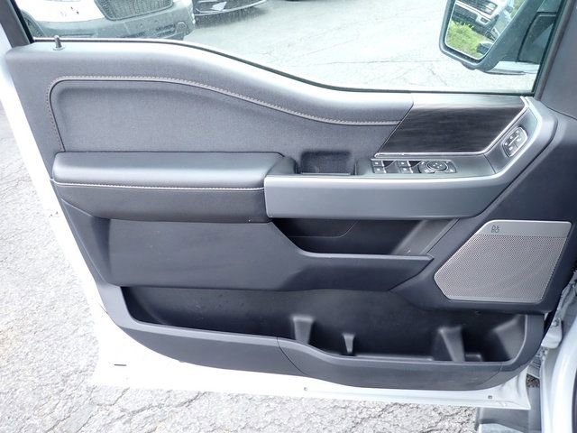 Used 2025 Ford F150 Lariat w/ Equipment Group 501A Mid image 22
