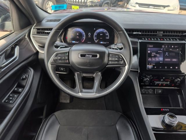 Used 2023 Jeep Grand Cherokee Altitude image 20