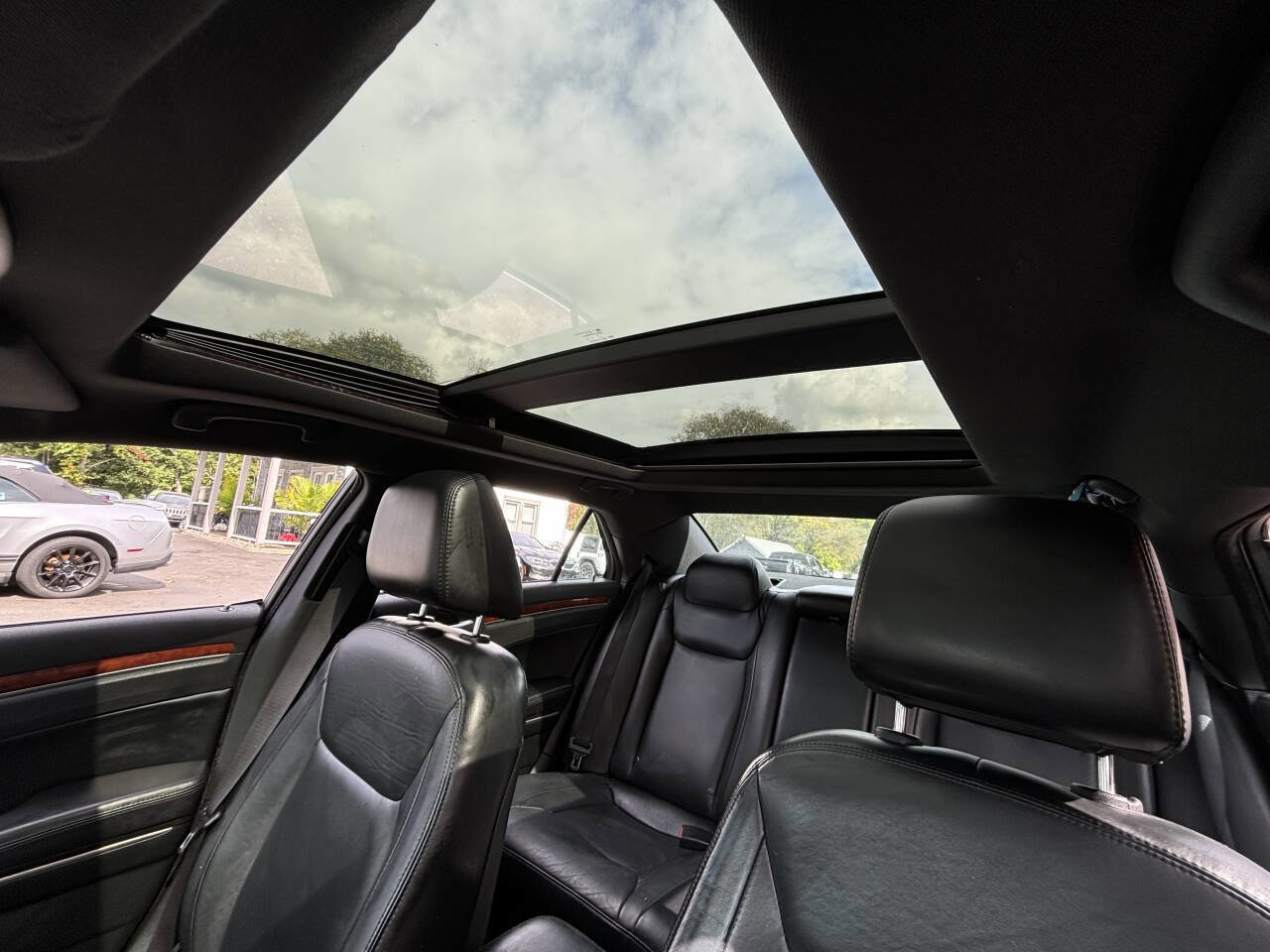 Used 2013 Chrysler 300 image 11