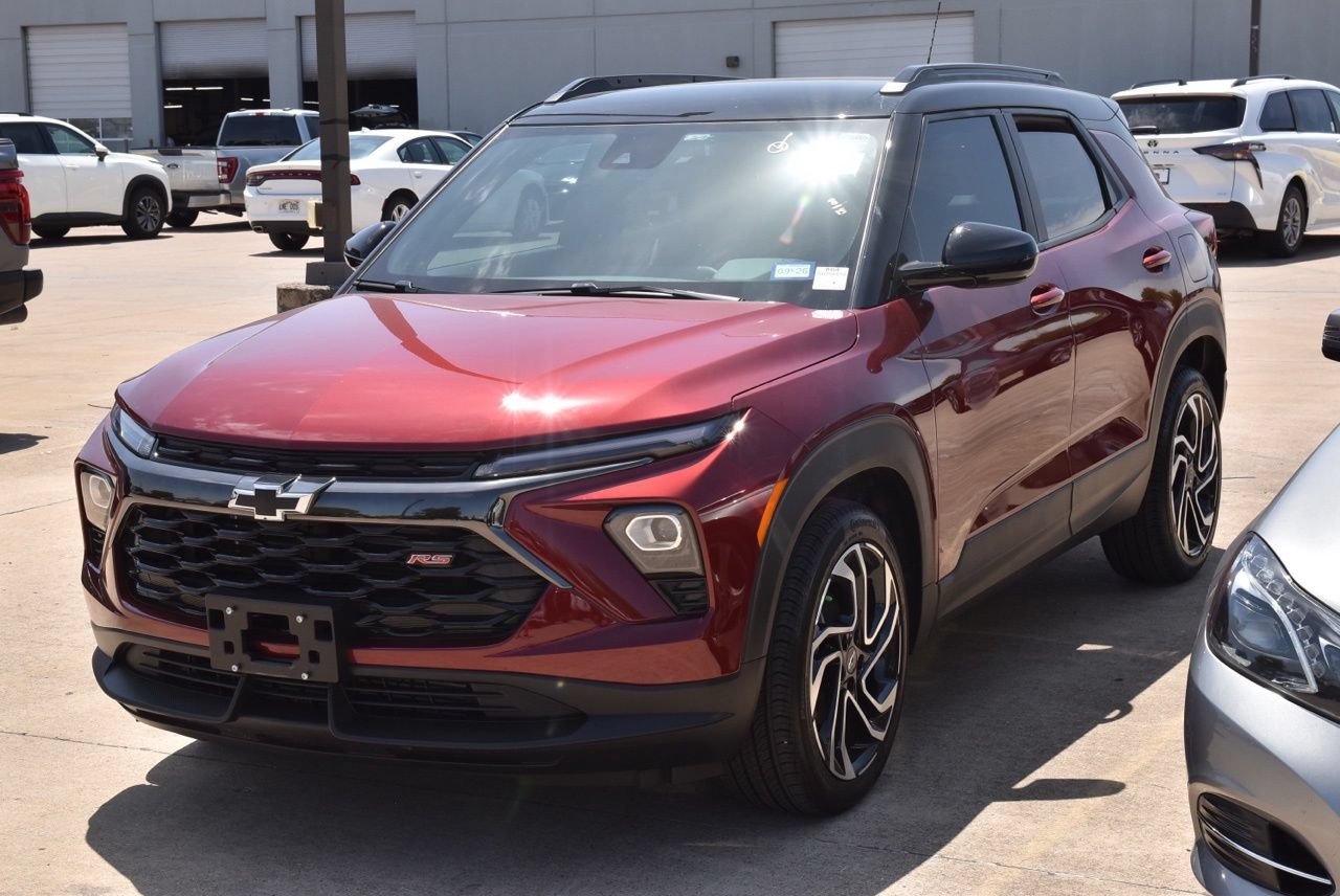 Used 2025 Chevrolet TrailBlazer RS w/ Driver Confidence Package FWD image 2
