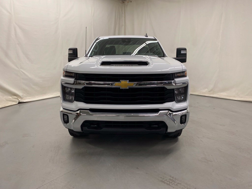 Used 2024 Chevrolet Silverado 2500 LT w/ True North Edition AWD/4WD image 3