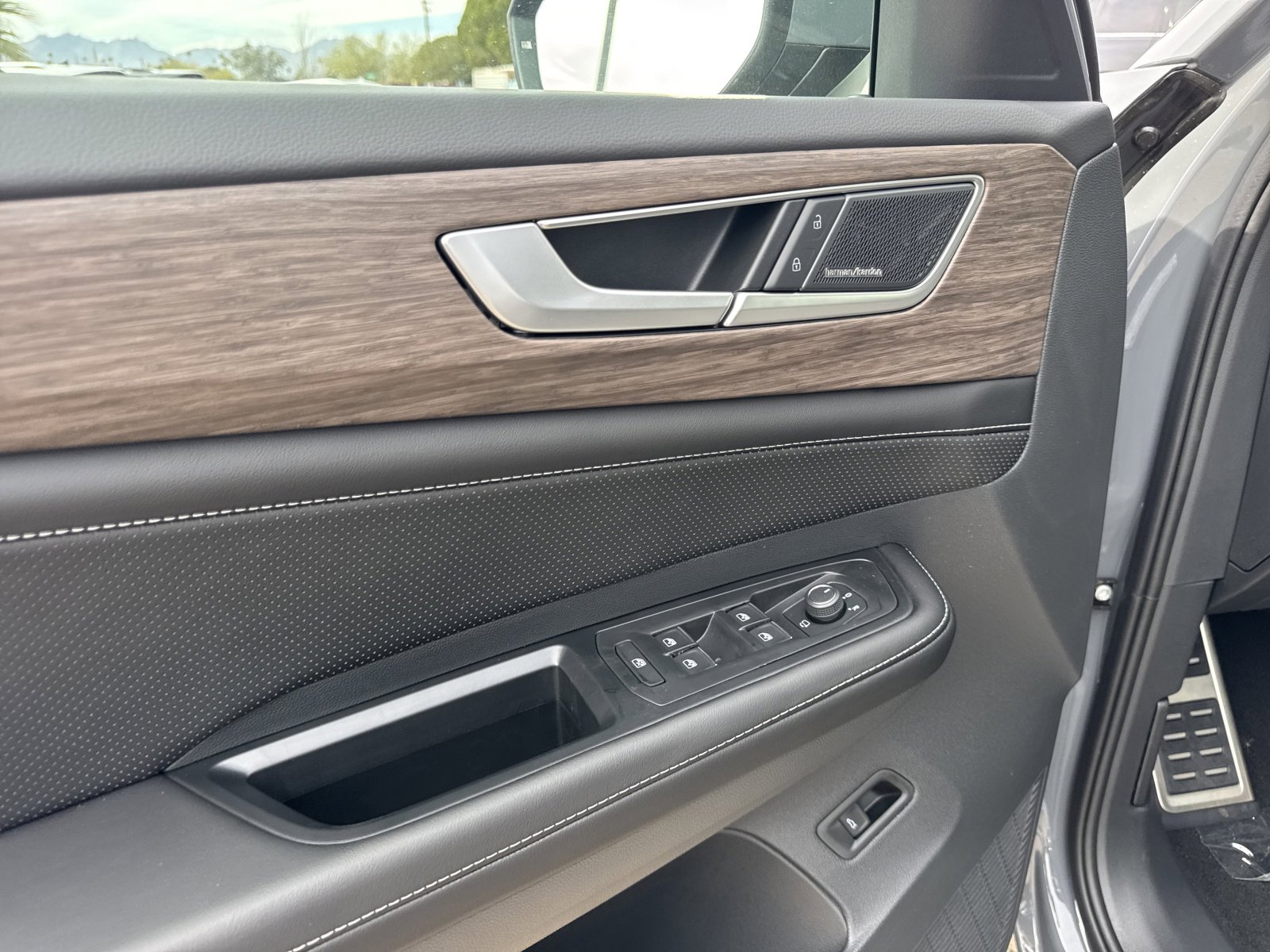 New 2026 Volkswagen Atlas SEL Premium R-Line image 15