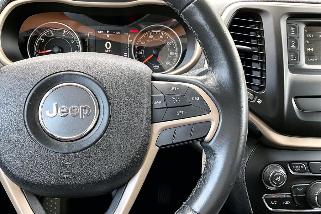 Used 2015 Jeep Cherokee Latitude FWD image 7