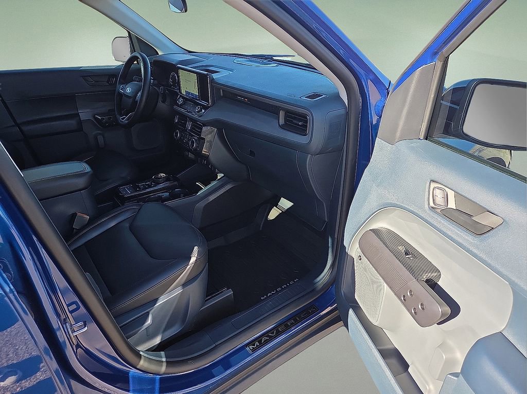 Used 2024 Ford Maverick Lariat w/ Black Appearance Package image 13