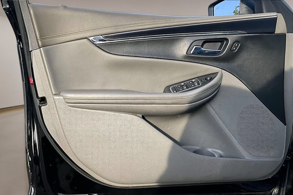 Used 2017 Chevrolet Impala Premier FWD image 18