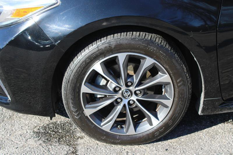 Used 2016 Toyota Avalon XLE Plus FWD image 24