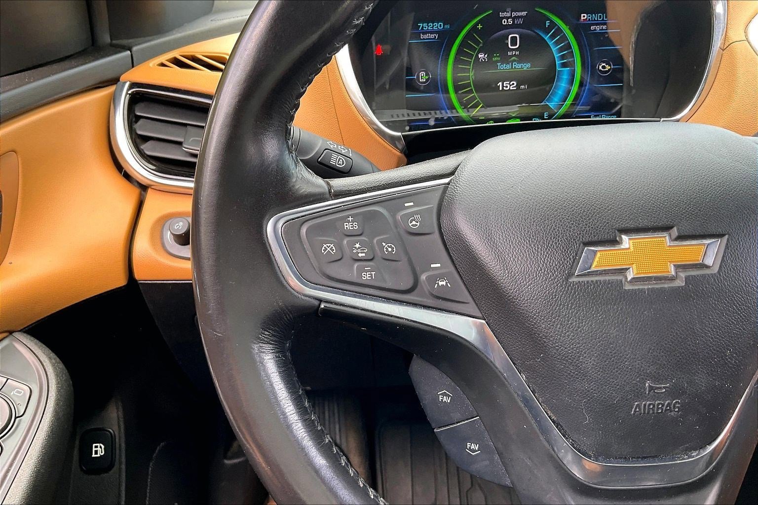 Used 2018 Chevrolet Volt Premier w/ Driver Confidence Package FWD image 16
