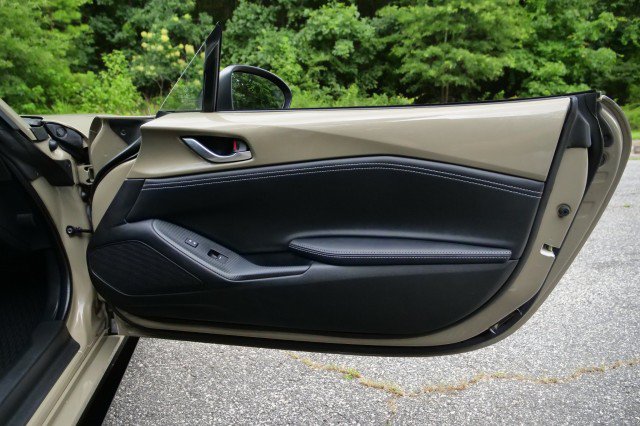 Used 2024 MAZDA MX-5 Miata RF Club w/ Weather Package RWD image 38