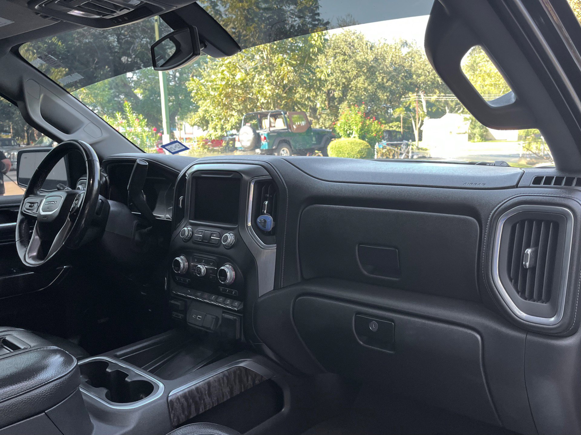 Used 2021 GMC Sierra 1500 Denali w/ Denali Premium Package image 28