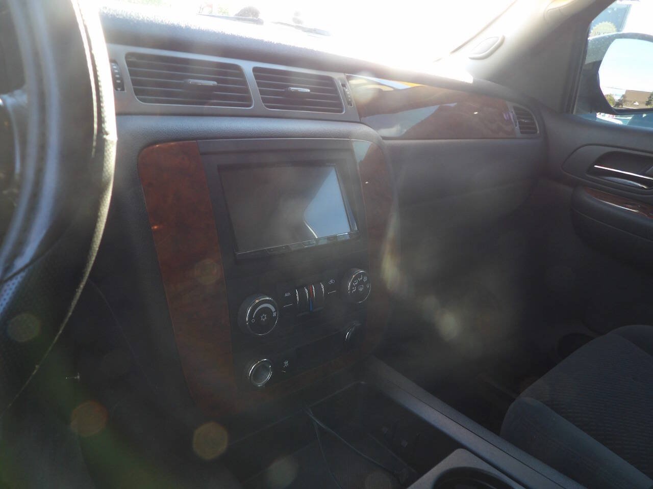 Used 2008 Chevrolet Suburban LT AWD/4WD image 7