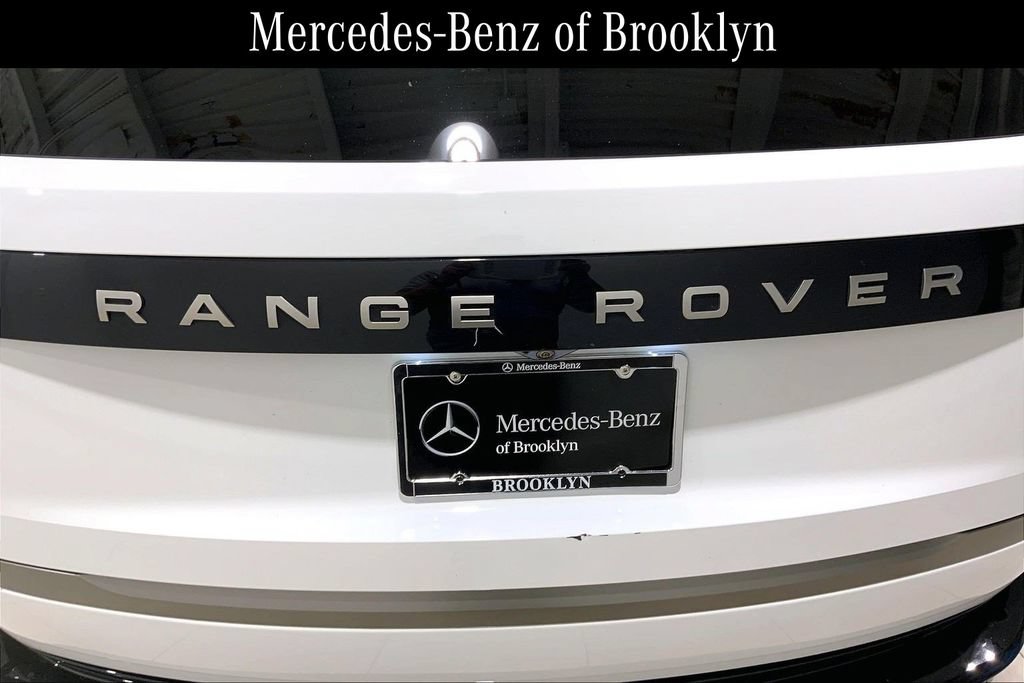 Used 2025 Land Rover Range Rover SE AWD/4WD image 9