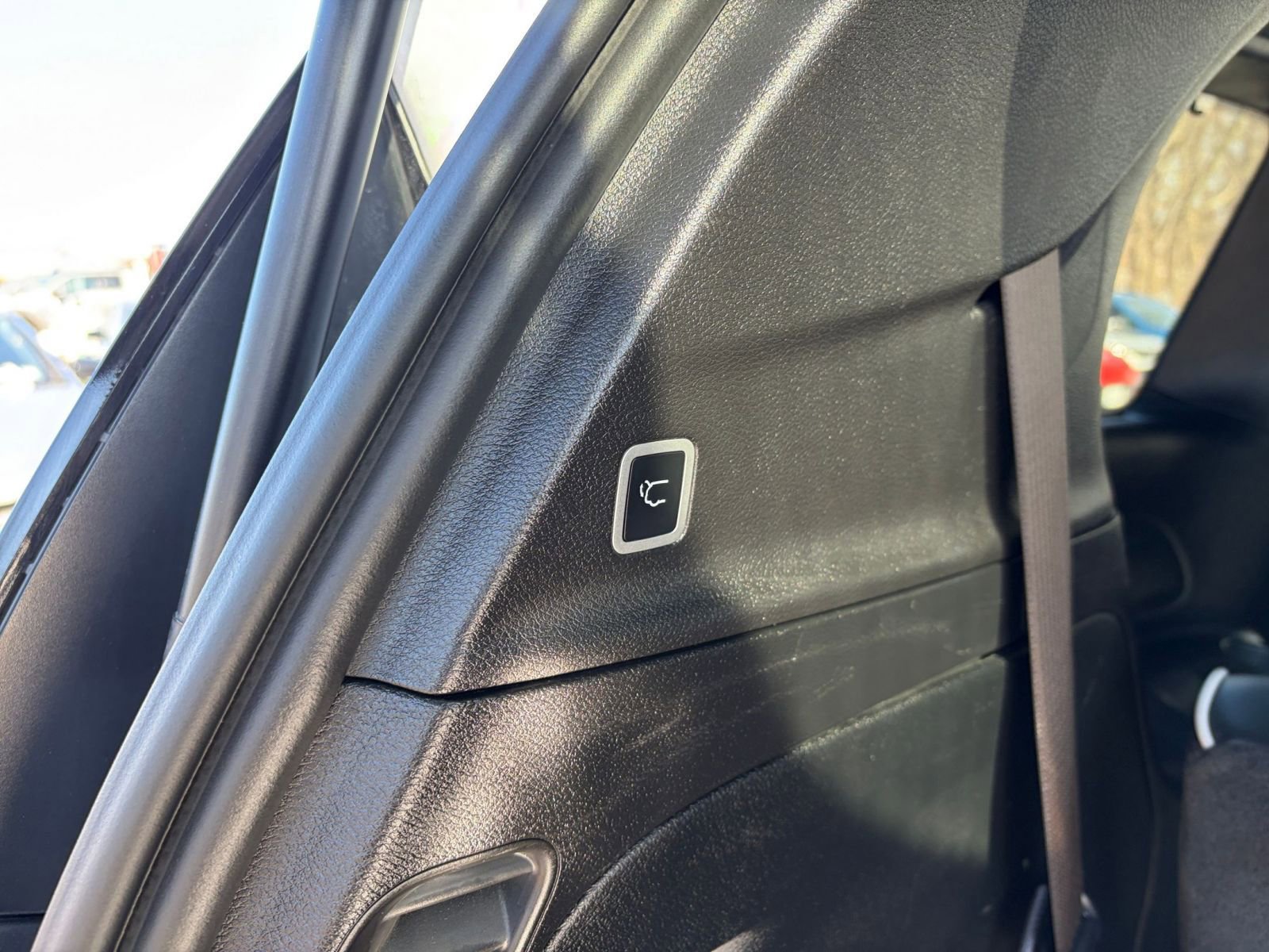 Used 2025 Chrysler Pacifica Limited image 31