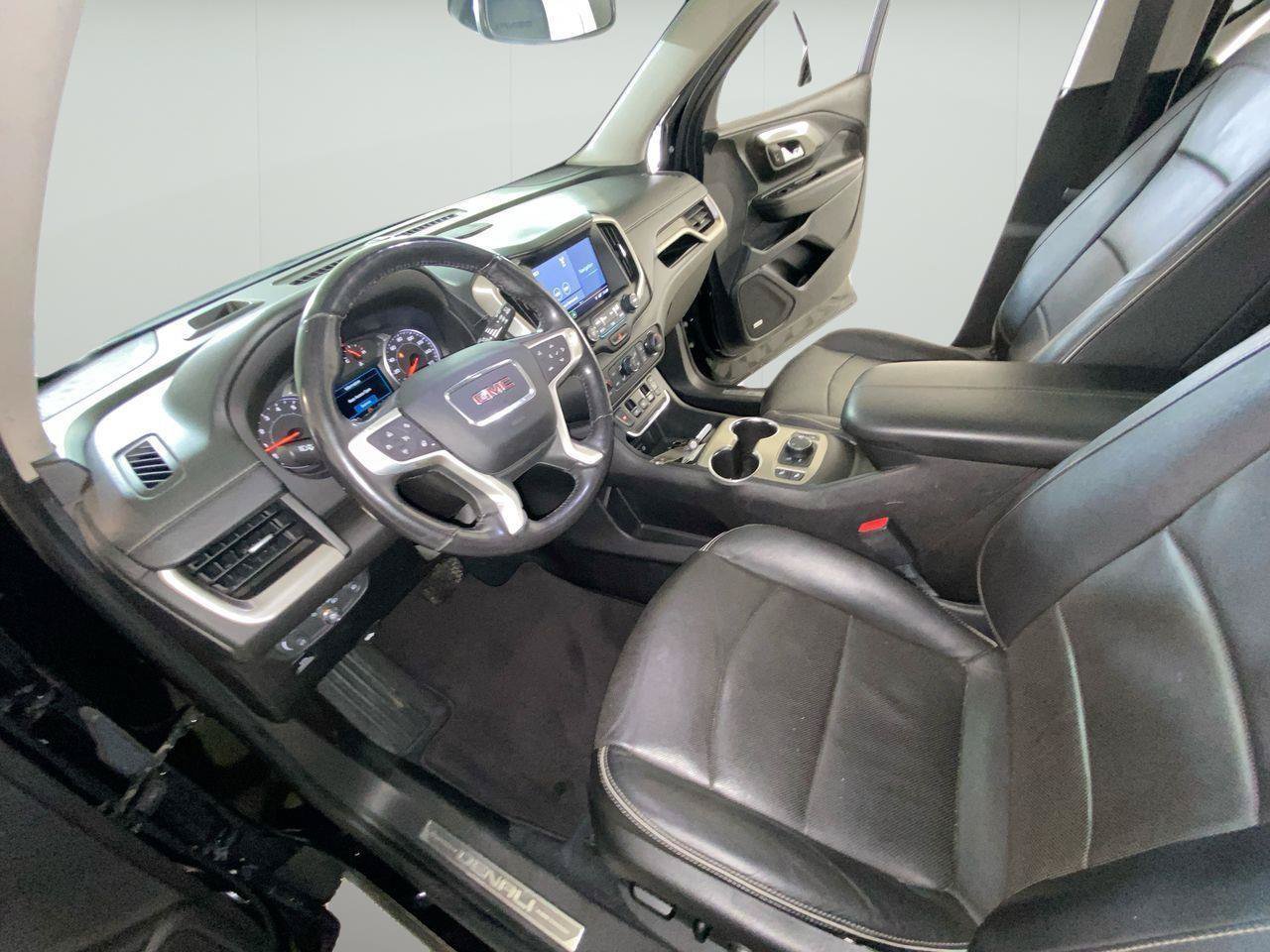 Used 2018 GMC Terrain Denali w/ Driver Alert Package II FWD image 13