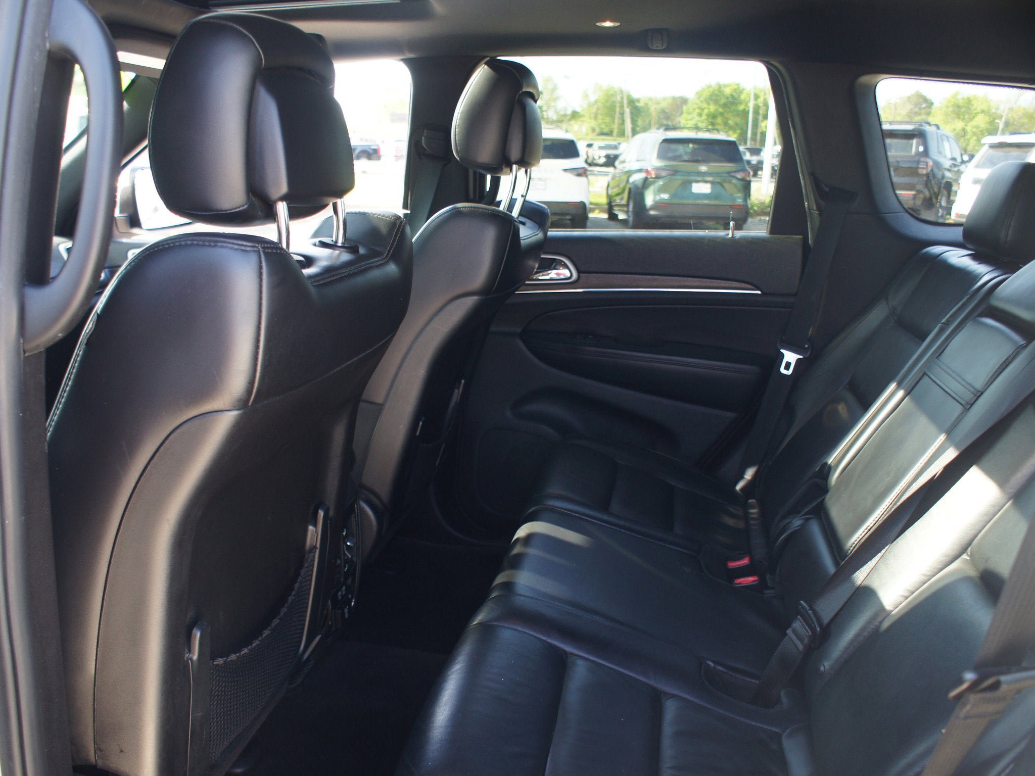 Used 2018 Jeep Grand Cherokee Limited image 12