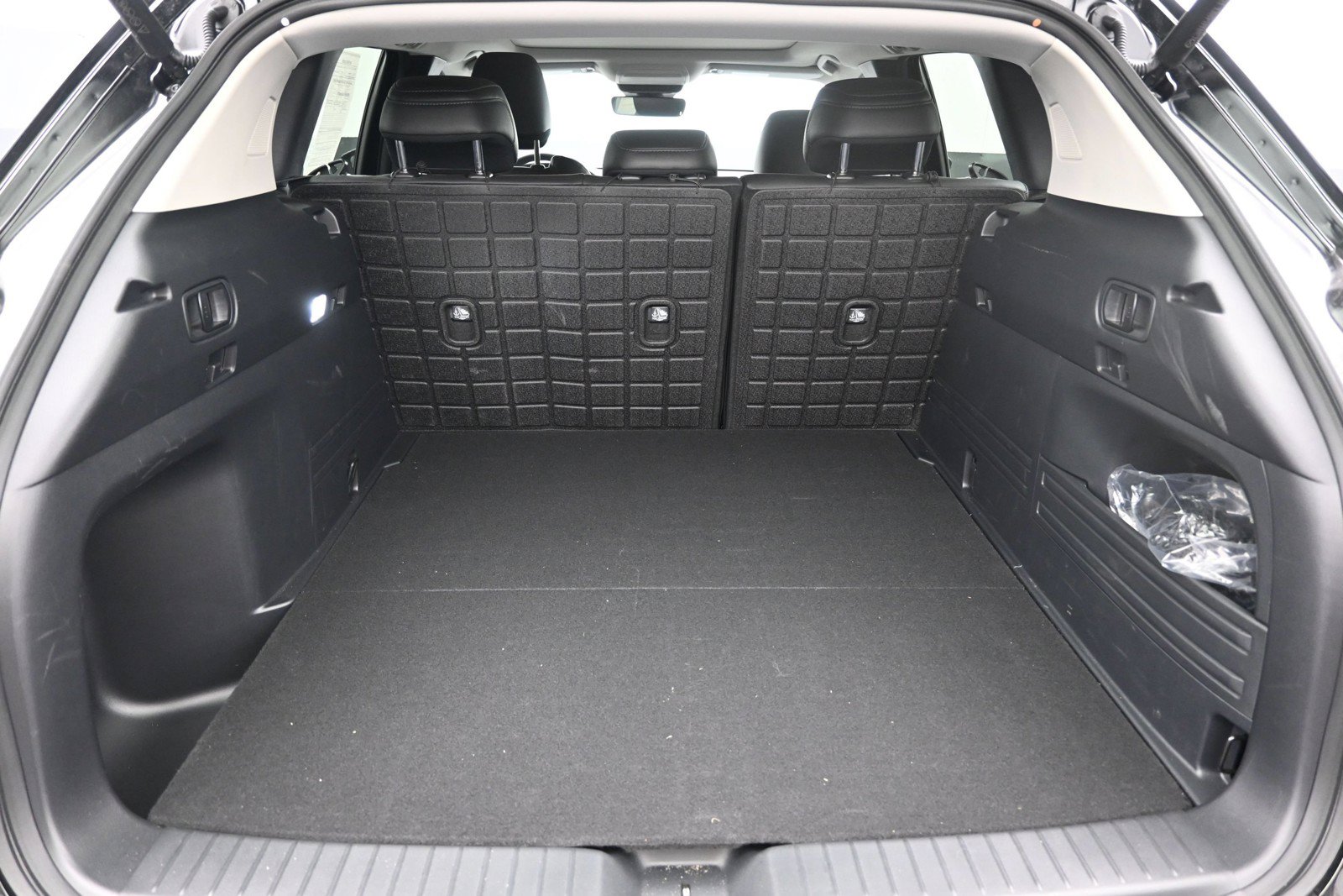 Used 2026 MAZDA CX-50 AWD 2.5 Hybrid w/ Cargo Package image 22