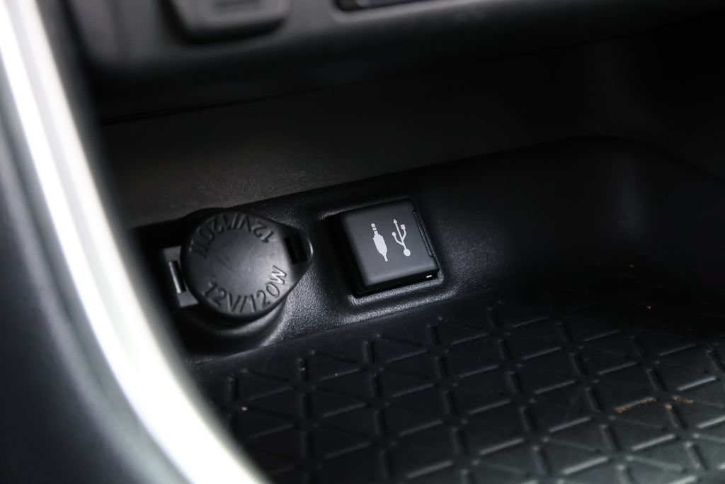 Used 2019 Toyota RAV4 XLE Premium w/ Cold Weather Package AWD/4WD image 27