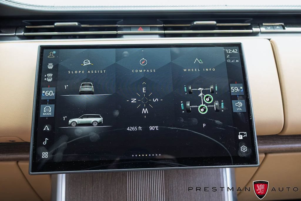 Used 2025 Land Rover Range Rover Long Wheelbase Autobiography AWD/4WD image 37