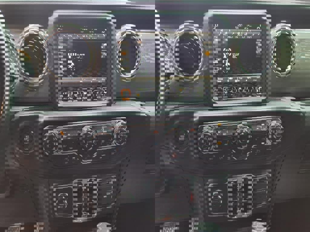 Used 2021 Jeep Gladiator Overland image 17