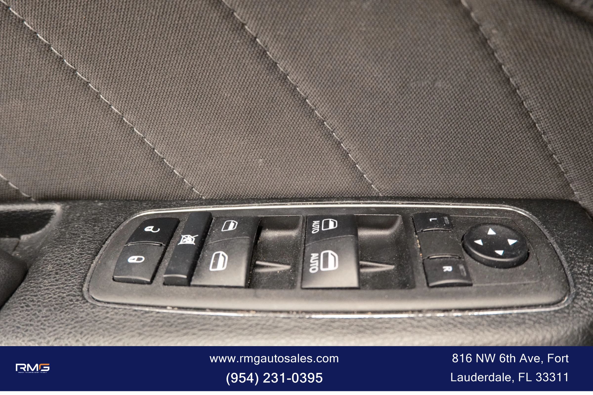 Used 2023 Dodge Charger SXT RWD image 16