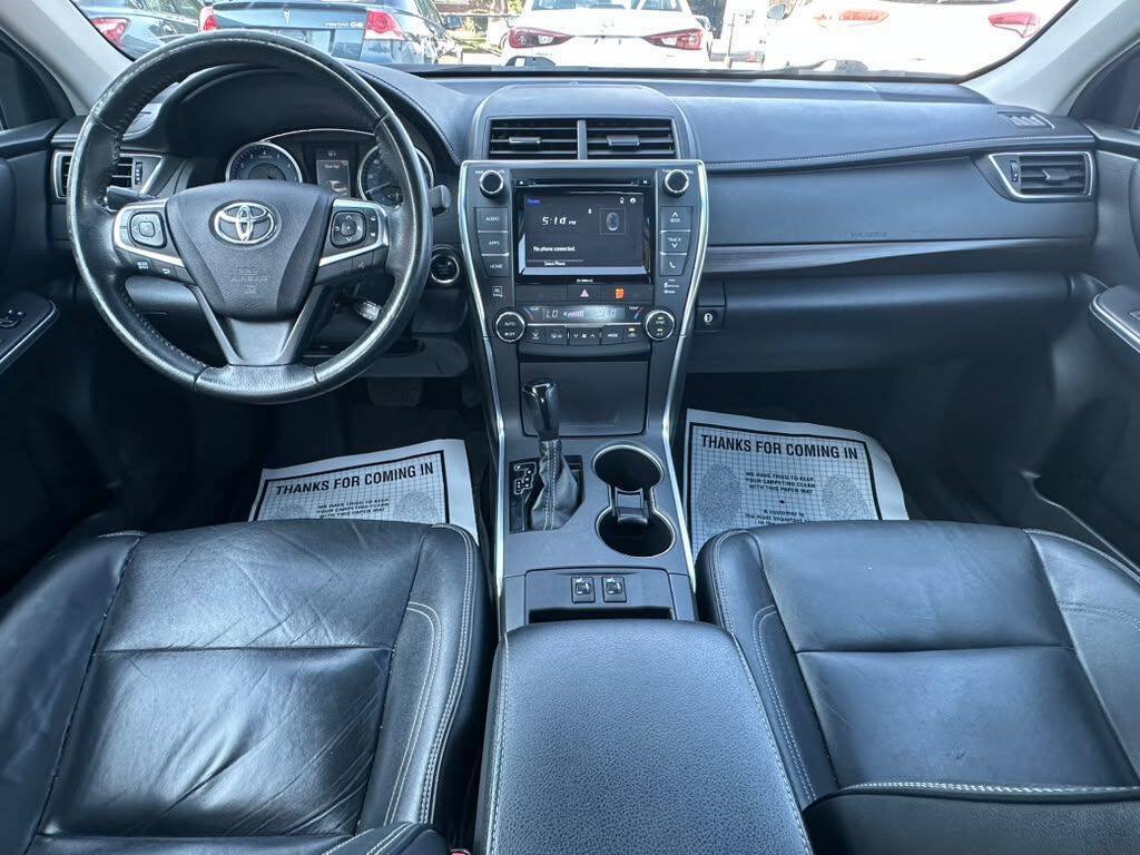 Used 2017 Toyota Camry XLE w/ Convenience Package FWD image 17