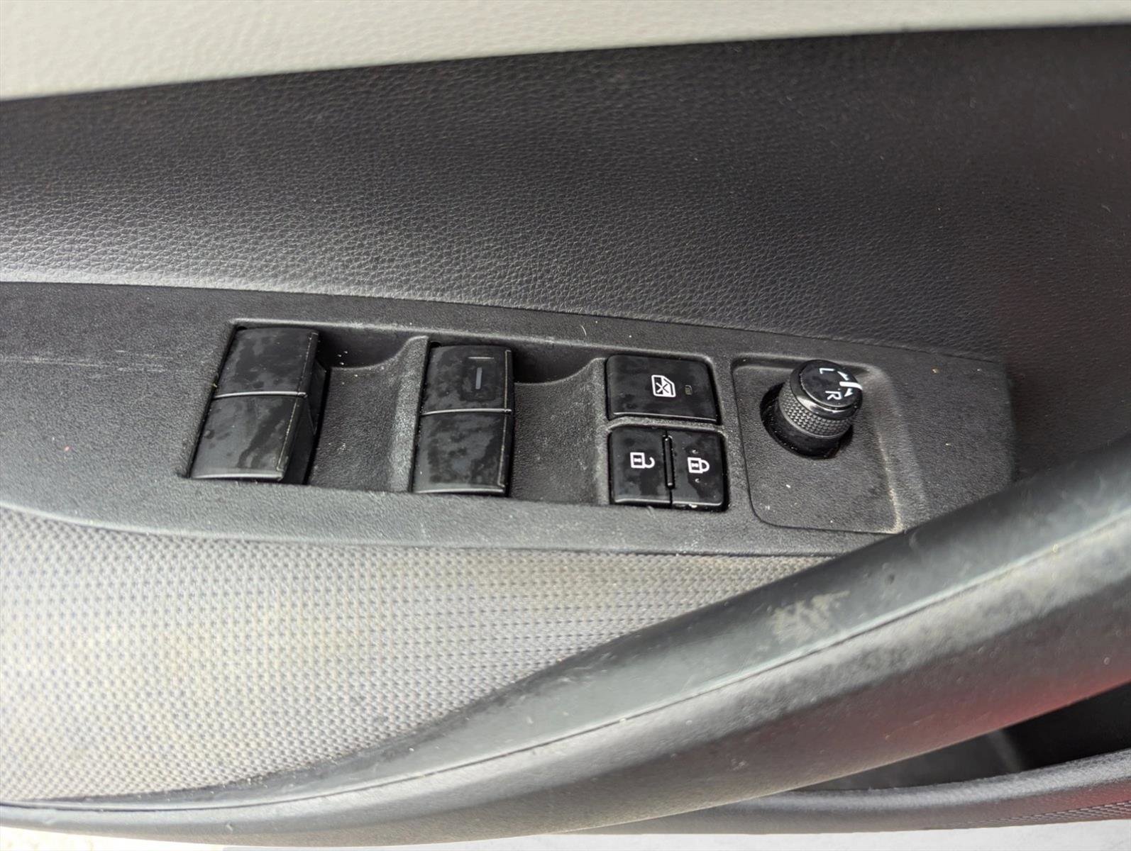 Used 2021 Toyota Corolla LE FWD image 10