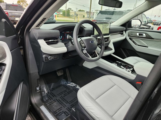 New 2026 Ford Explorer Platinum image 2