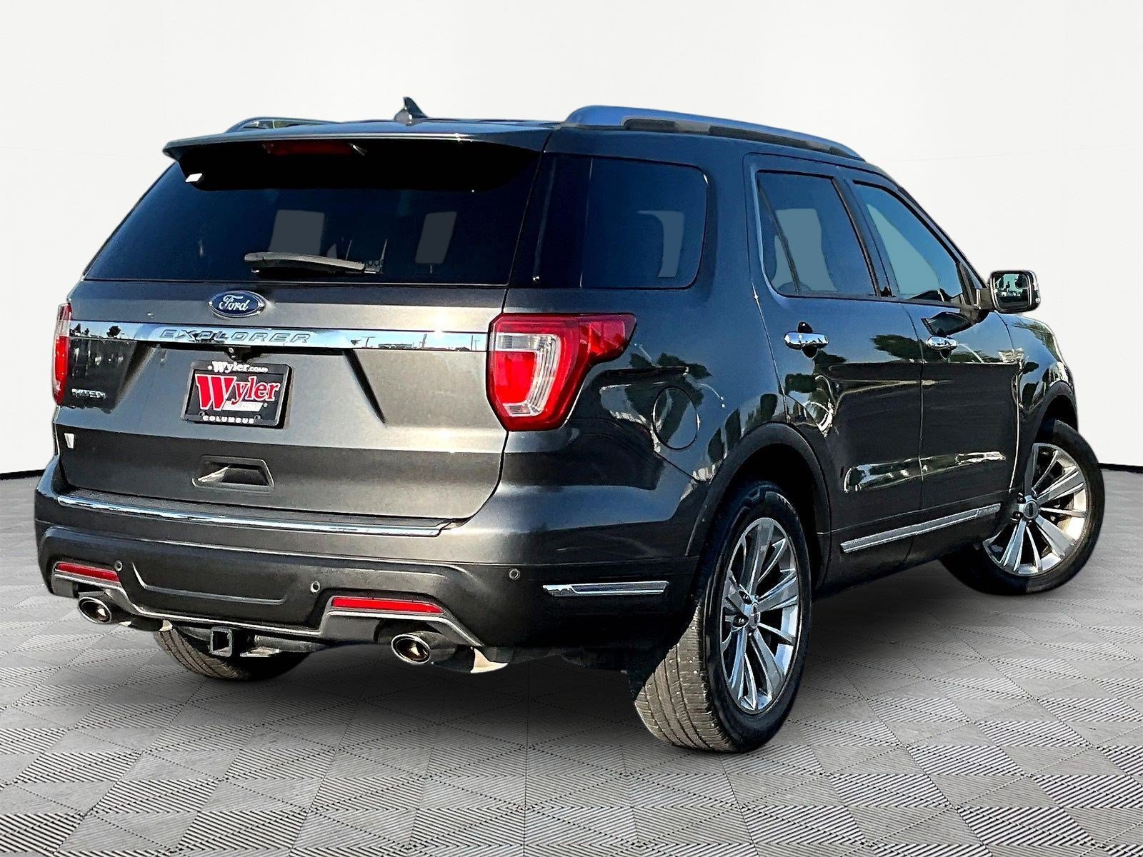 Used 2018 Ford Explorer Limited FWD image 6