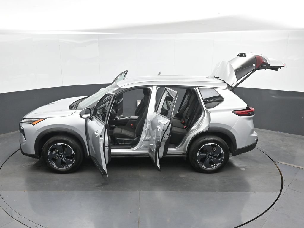 Used 2025 Nissan Rogue SV AWD/4WD image 52