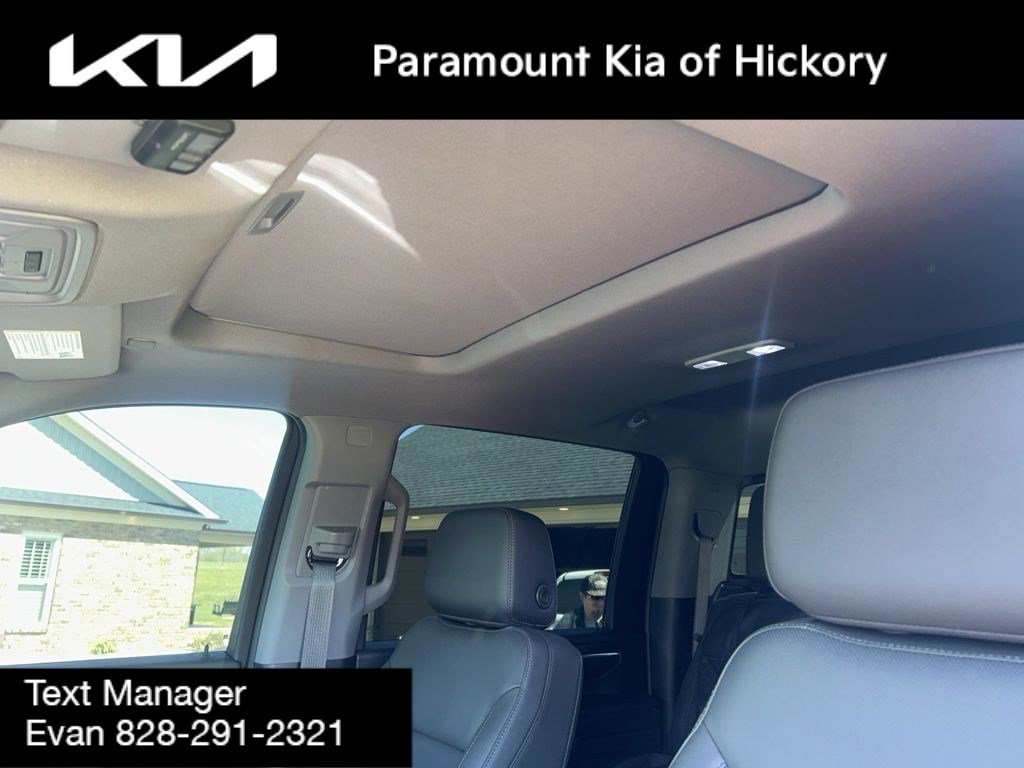 Used 2024 GMC Sierra 2500 SLT w/ SLT Premium Package image 4