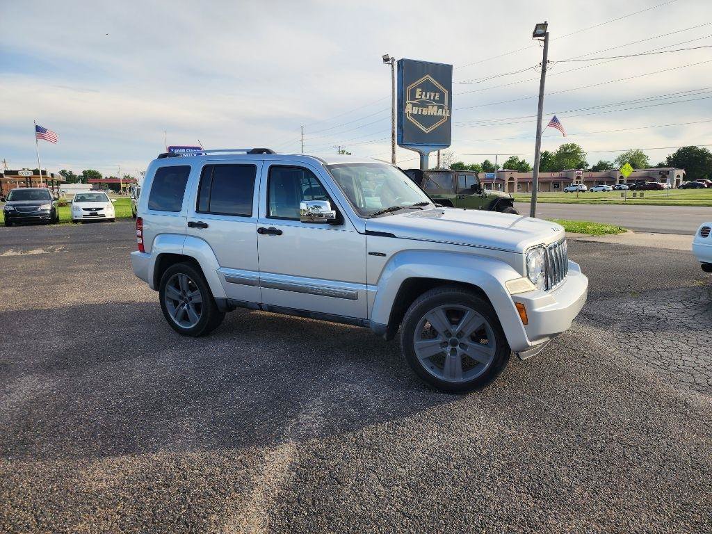 Used 2011 Jeep Liberty Sport AWD/4WD image 2