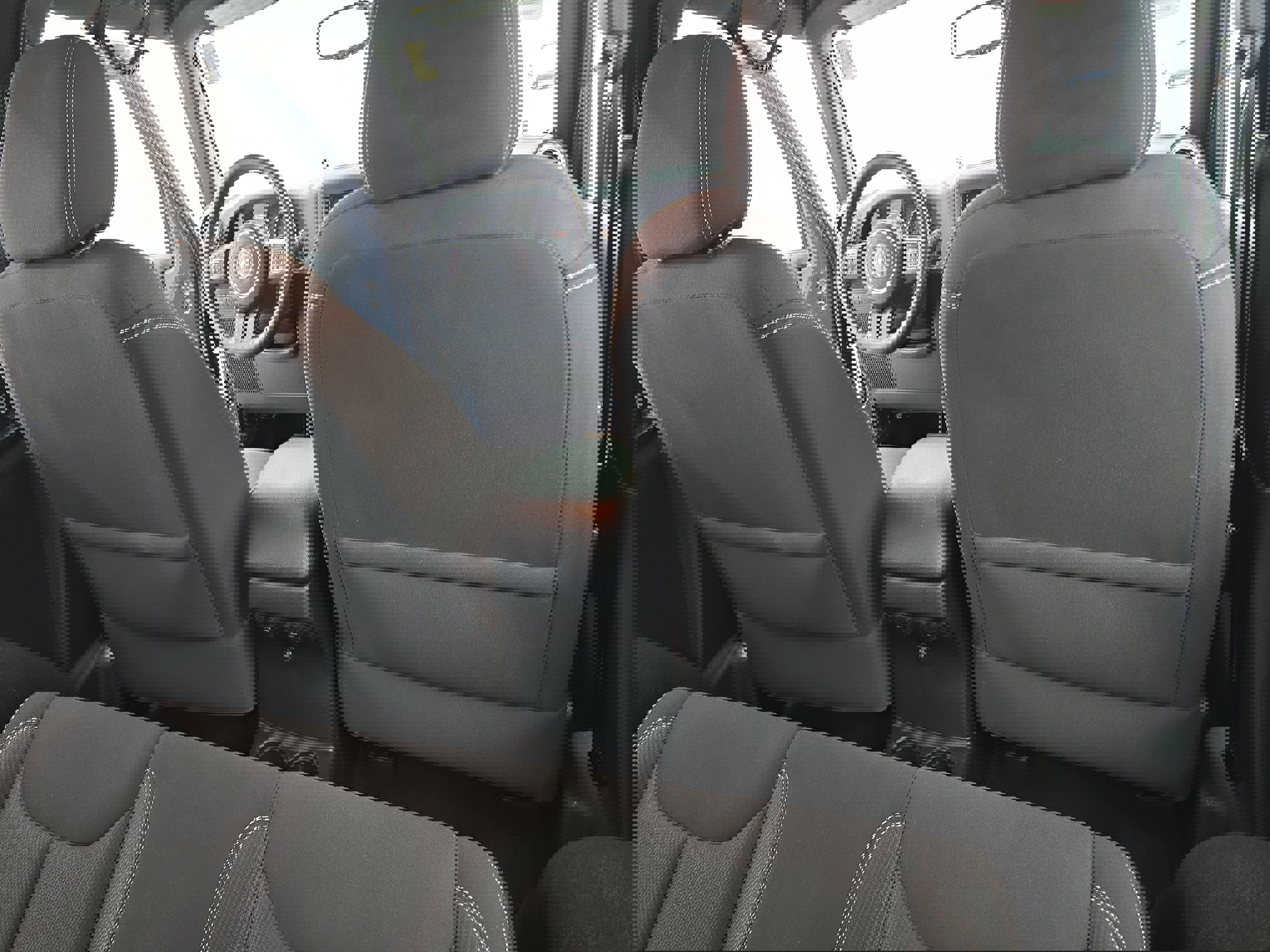 Used 2017 Jeep Wrangler Rubicon w/ Power Convenience Group image 11