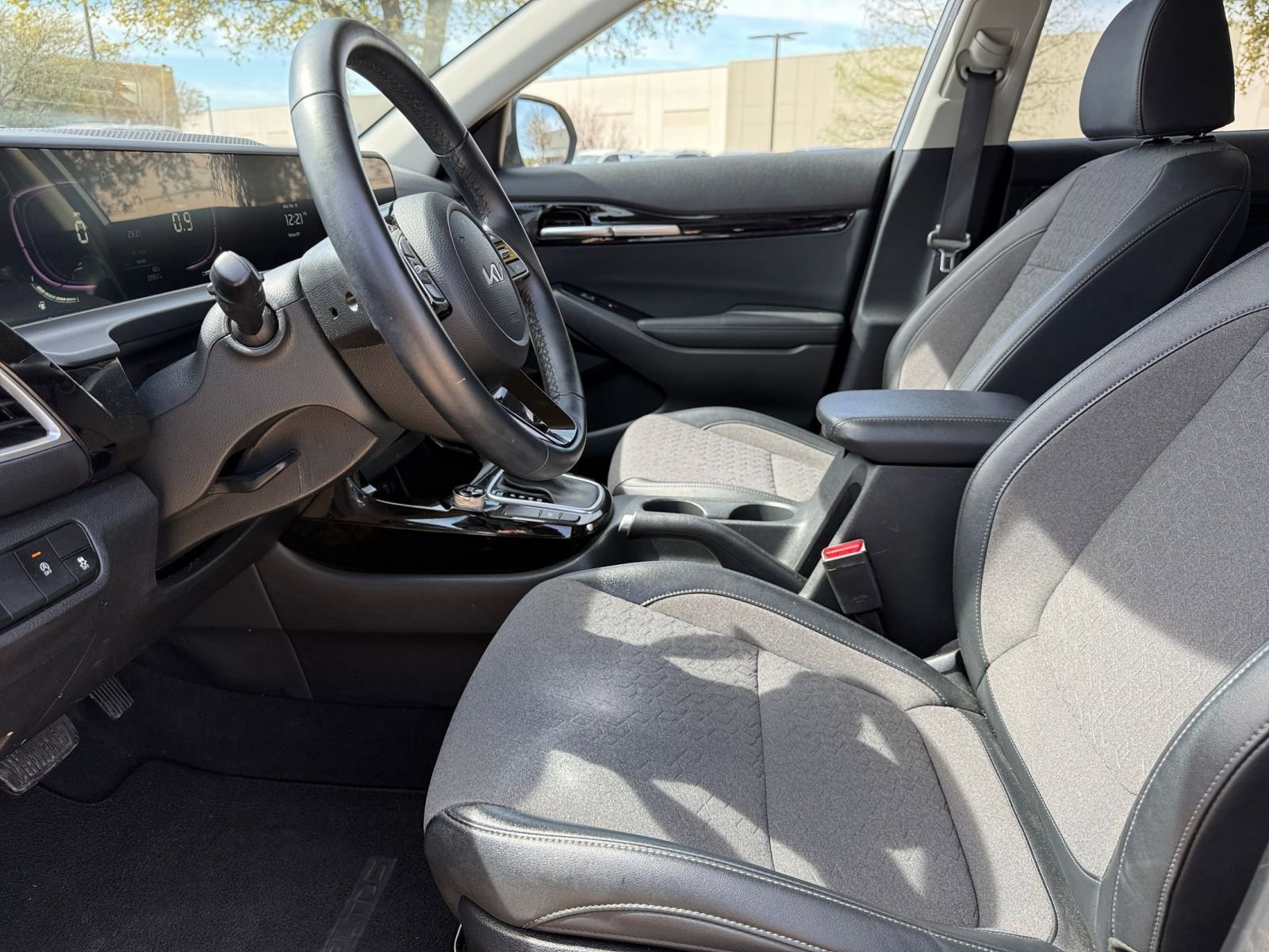 Used 2025 Kia Seltos S image 29