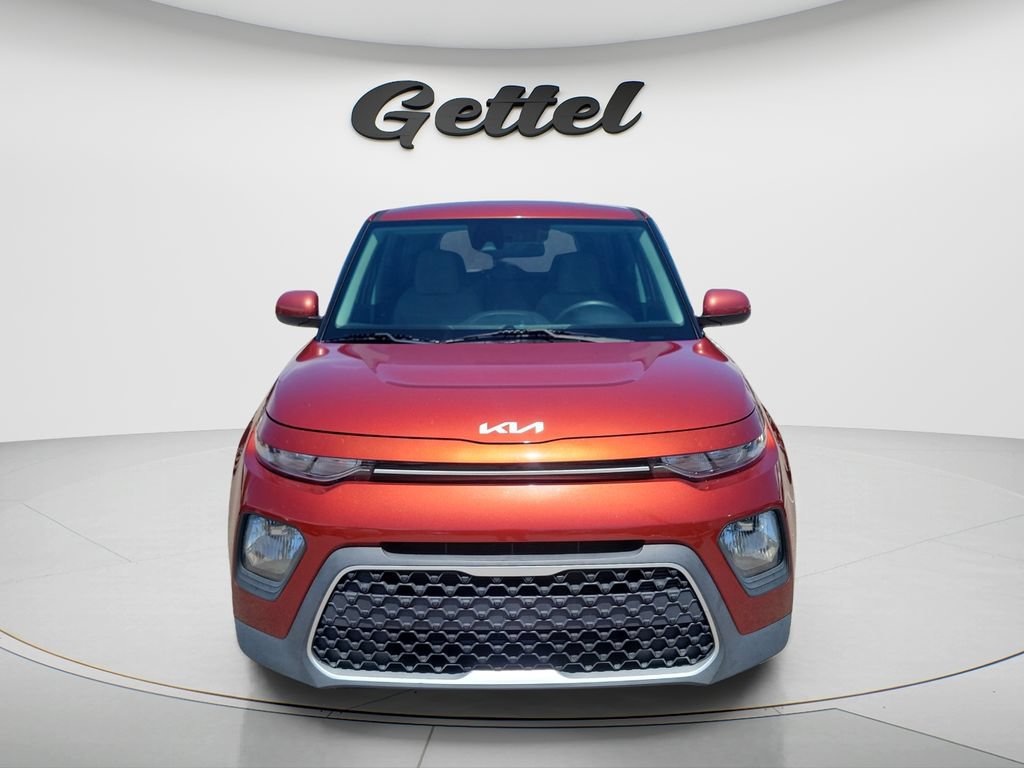Used 2022 Kia Soul LX w/ Technology Package FWD image 2