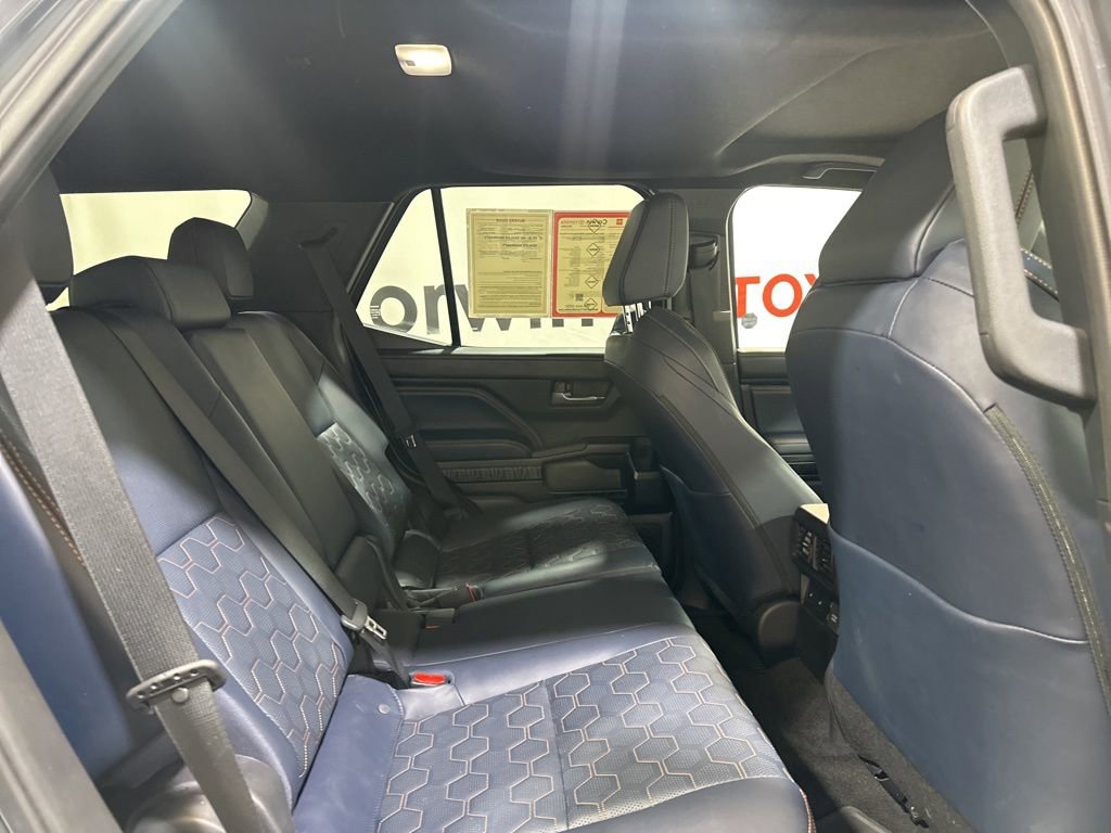 Used 2025 Toyota 4Runner 4WD image 15
