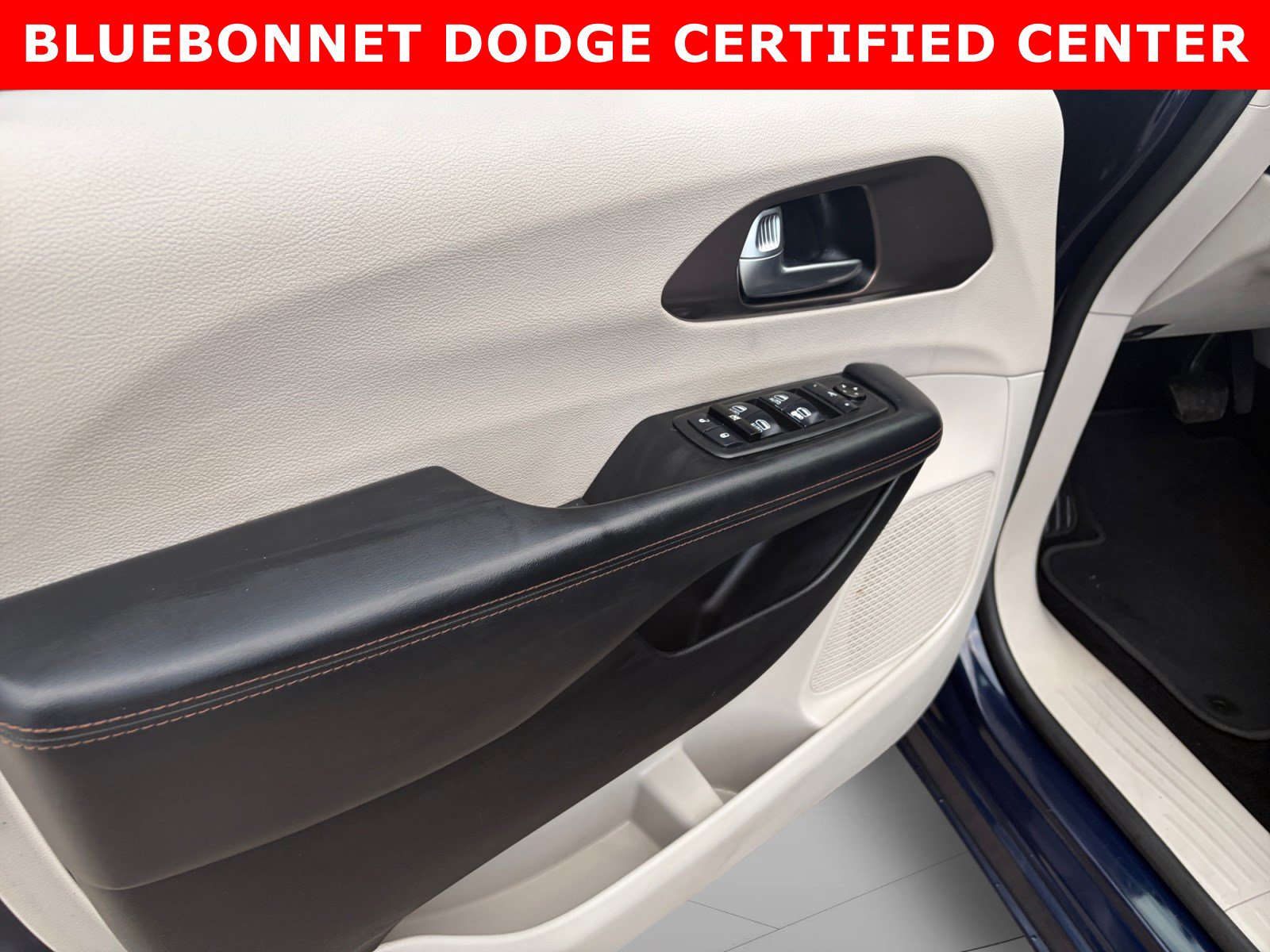 Used 2019 Chrysler Pacifica Touring Plus w/ Advanced Safetytec Group FWD image 10