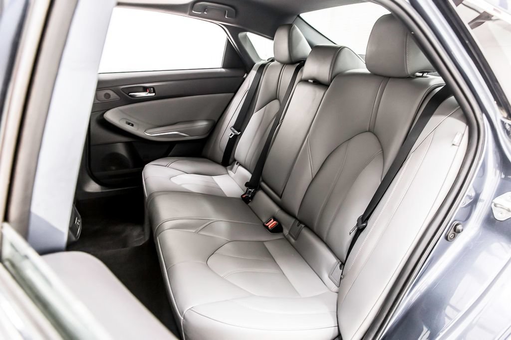 Used 2021 Toyota Avalon XLE w/ Moonroof Package FWD image 32