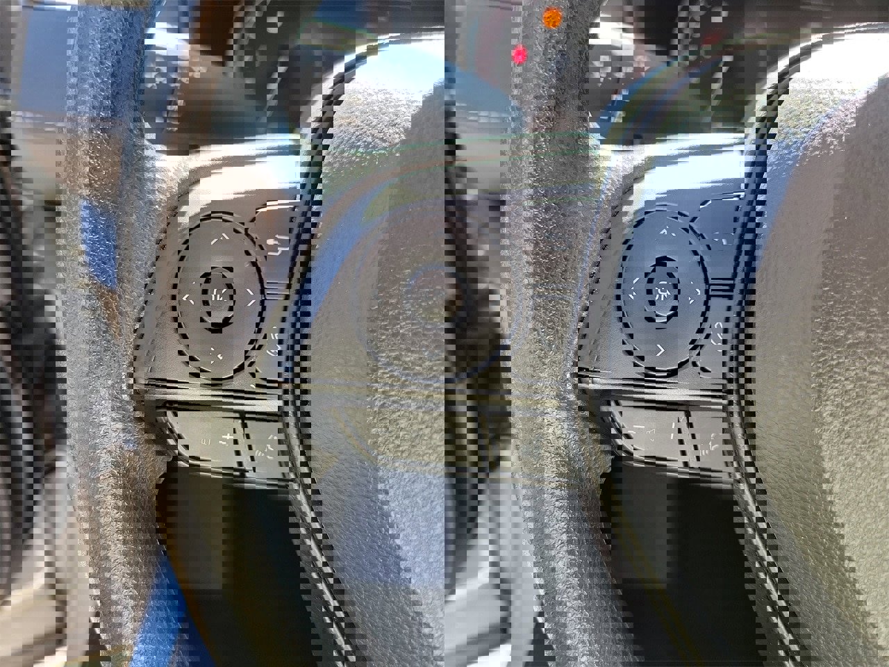 Used 2025 Toyota RAV4 LE image 19