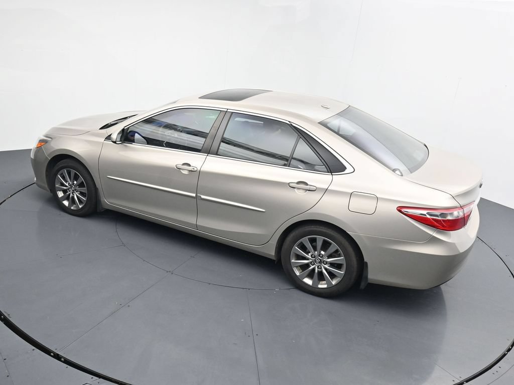 Used 2017 Toyota Camry XLE w/ Moonroof Package FWD image 13