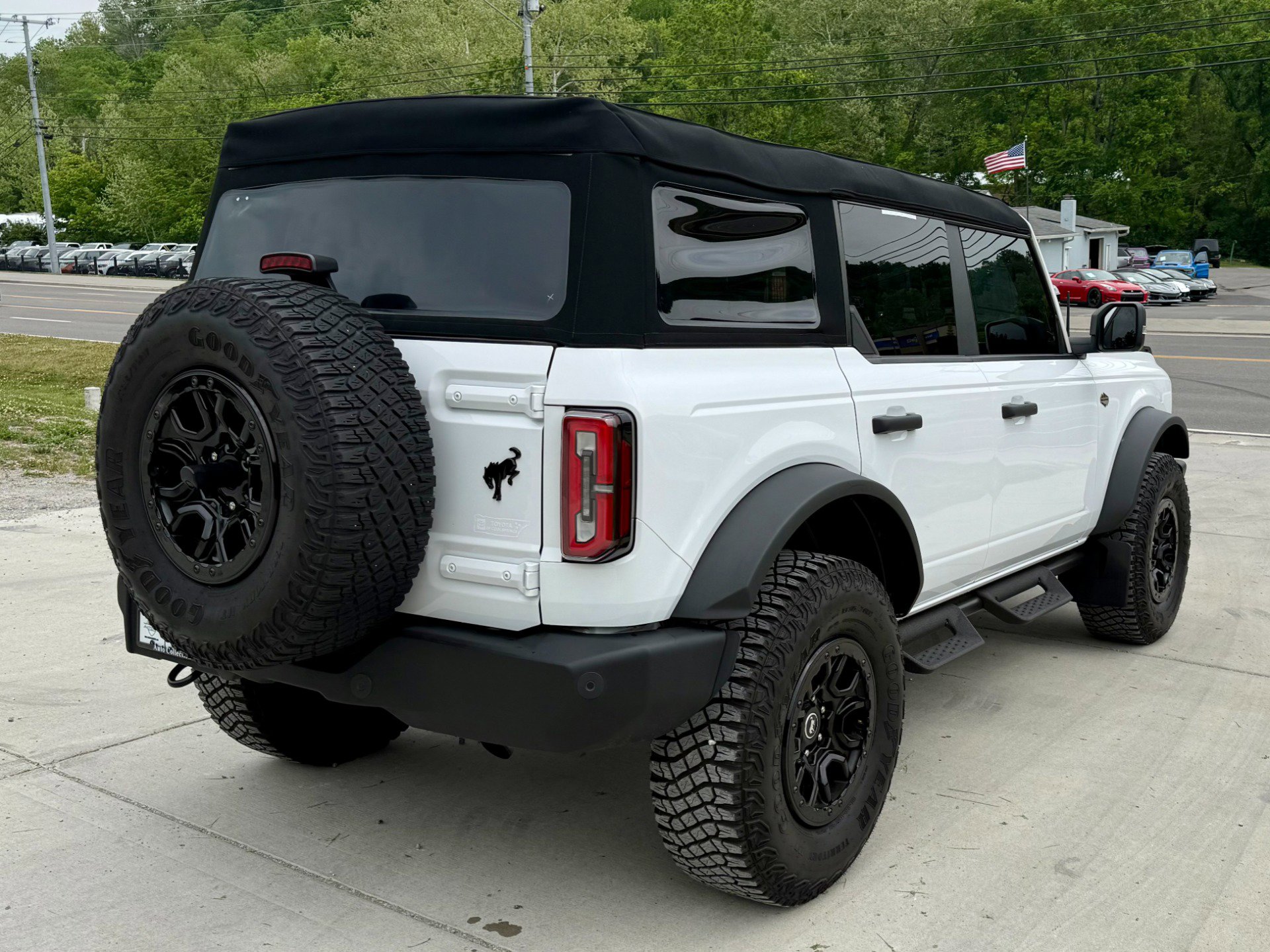 Used 2023 Ford Bronco Wildtrak AWD/4WD image 2