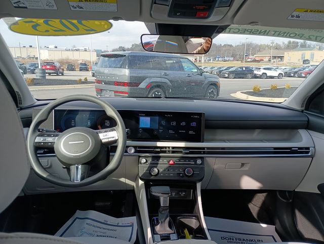 Used 2025 Hyundai Tucson SE image 10