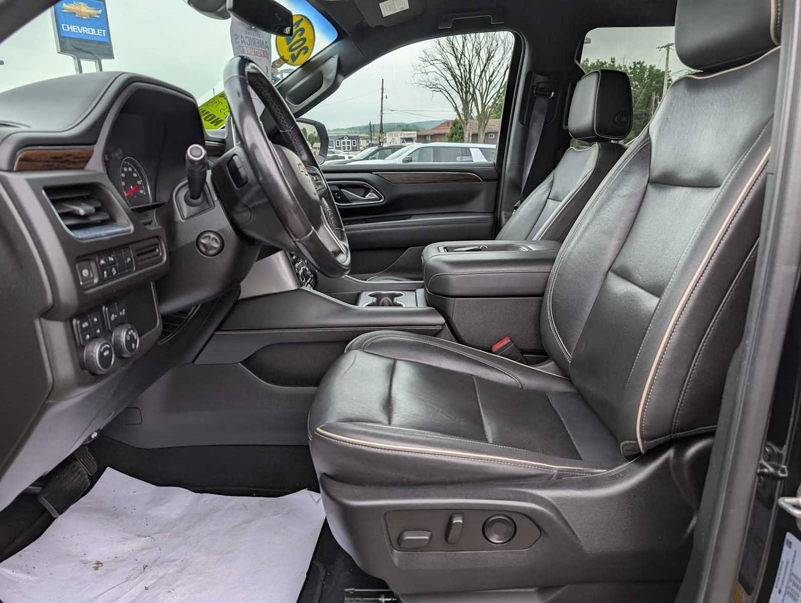 Used 2021 Chevrolet Tahoe Premier AWD/4WD image 4