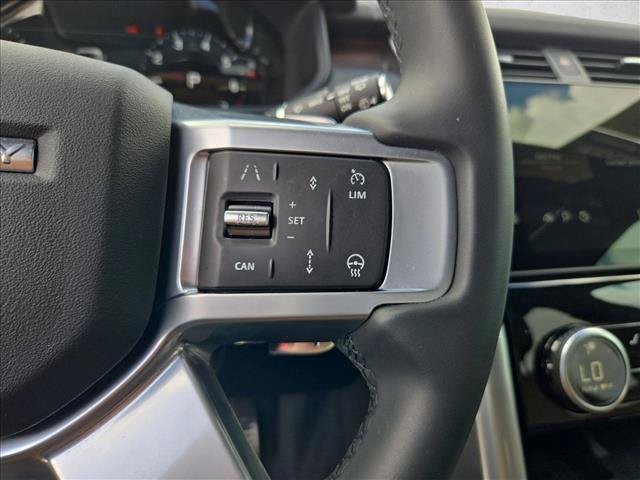 Used 2025 Land Rover Discovery Dynamic SE AWD/4WD image 13