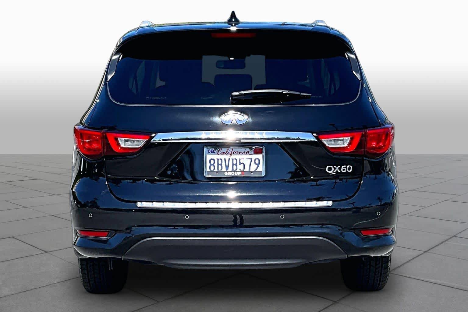 Used 2017 INFINITI QX60 Luxe w/ Premium Plus Package AWD/4WD image 4