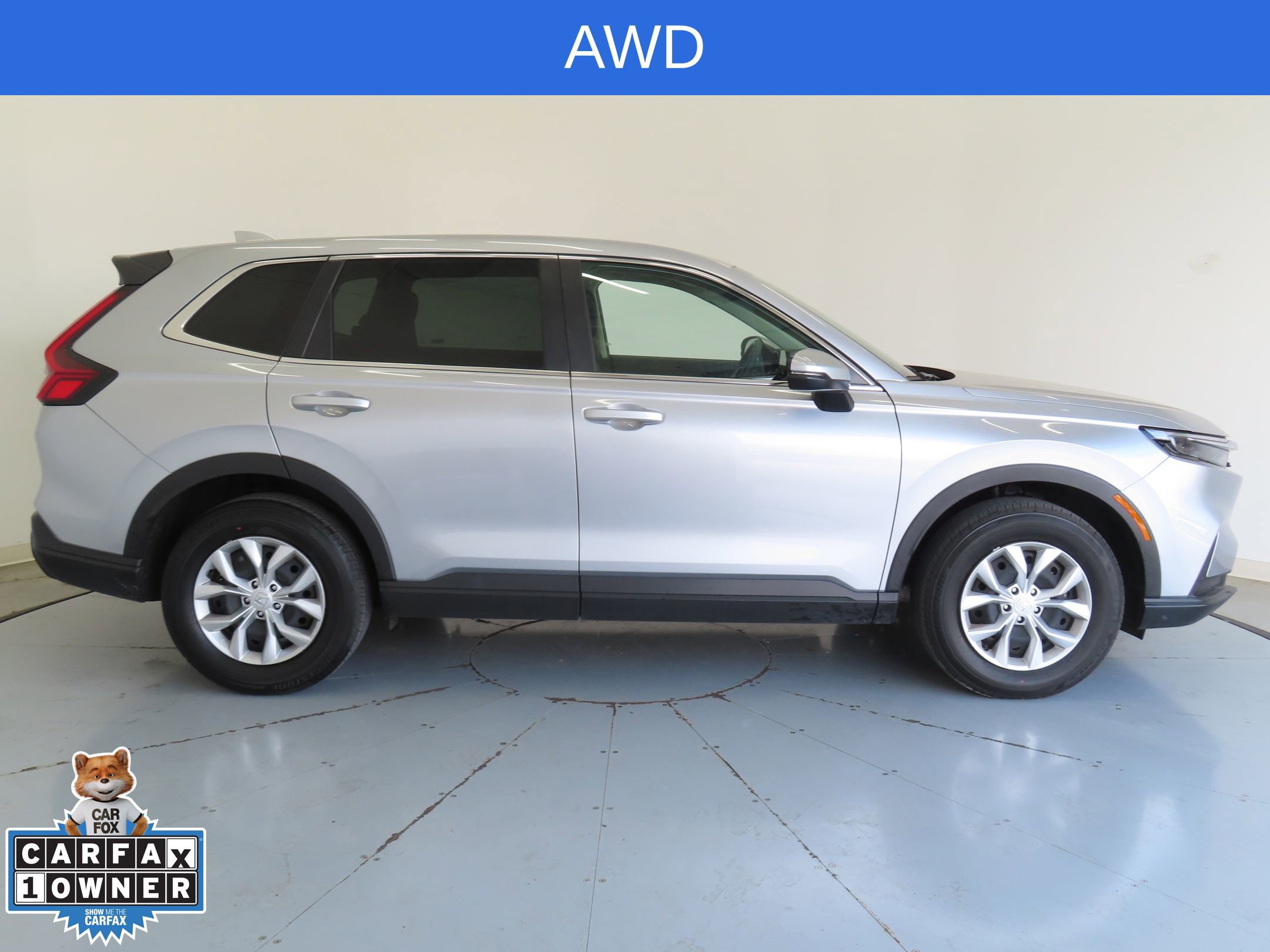 Used 2025 Honda CR-V LX image 2