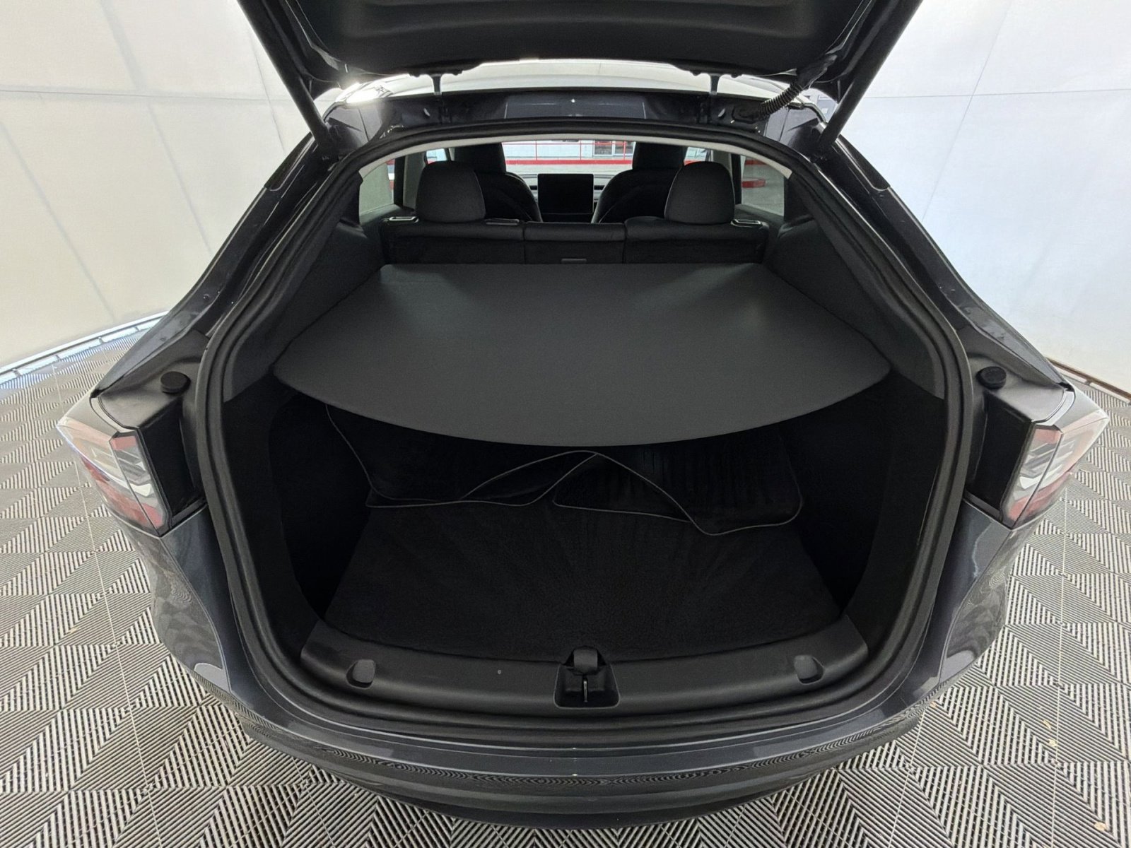 Used 2023 Tesla Model Y Long Range image 26