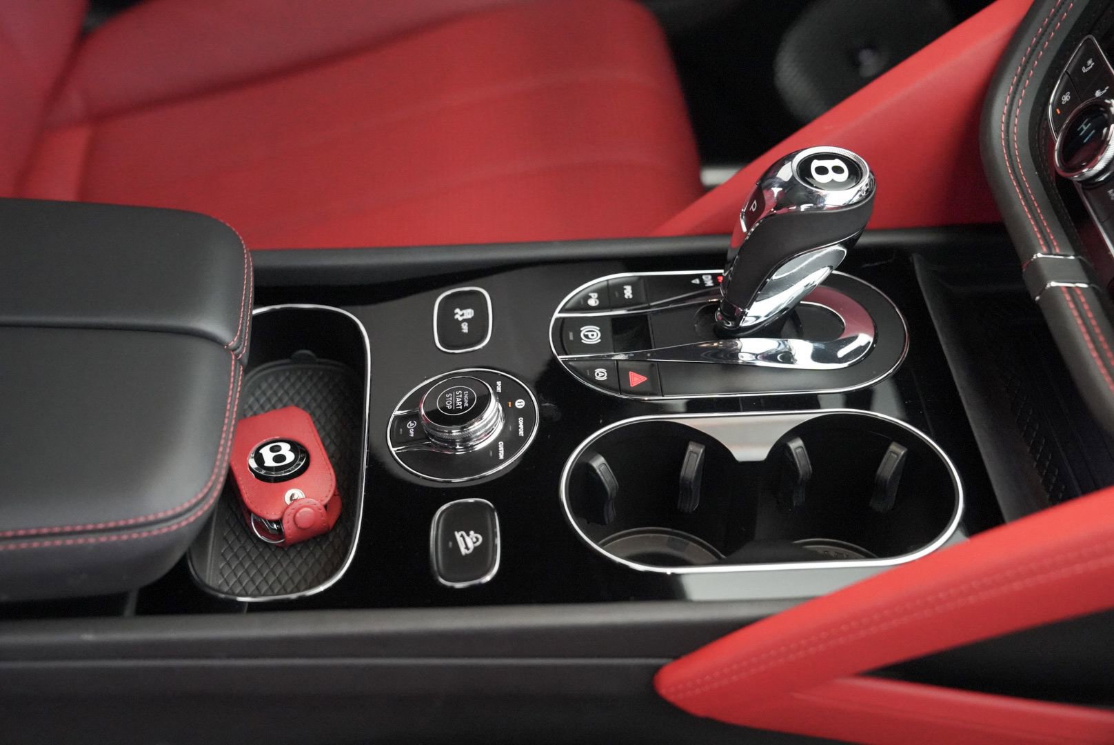 Used 2022 Bentley Bentayga image 62