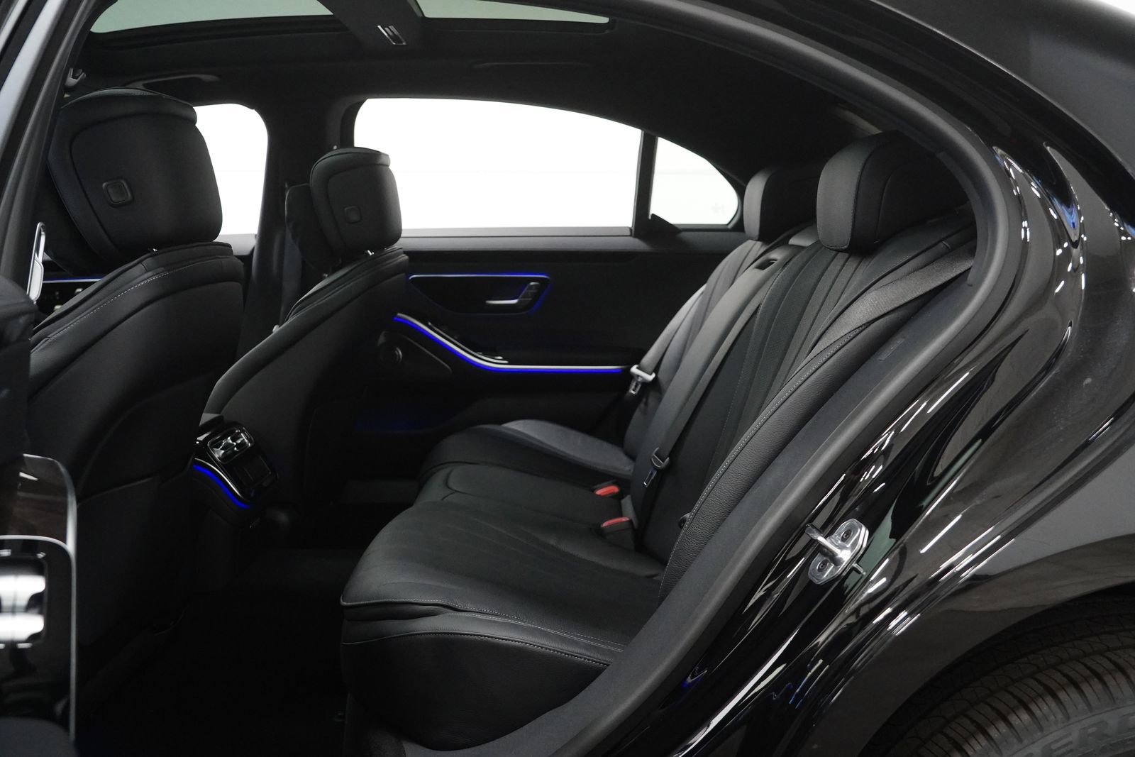 New 2026 Mercedes-Benz S 500 4MATIC image 17