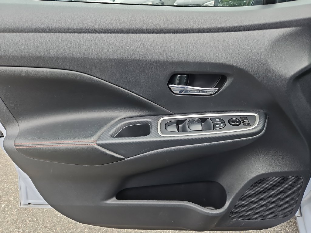 Used 2025 Nissan Versa SR FWD image 22