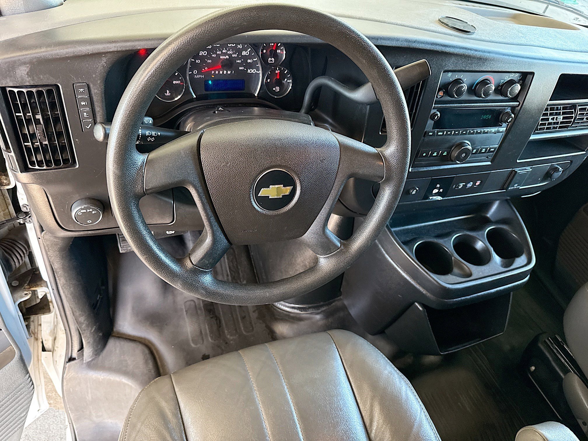 Used 2022 Chevrolet Express 2500 image 15